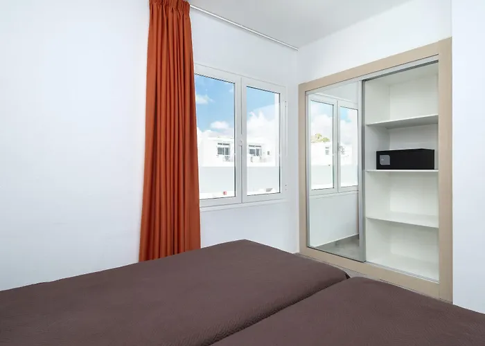 Livvo Oasis * Puerto del Carmen (Lanzarote)