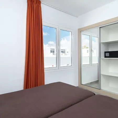 Livvo Oasis * Puerto del Carmen (Lanzarote)